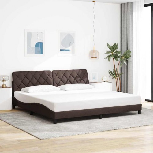 Sengeramme 200x200 cm i stof med hovedgærde - mørkebrun