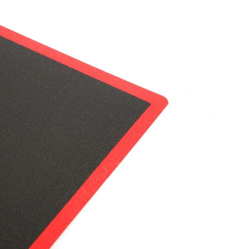 Stolemåtte til gaming – Nordic Gaming Guardian, 120 × 100 cm, sort/rød