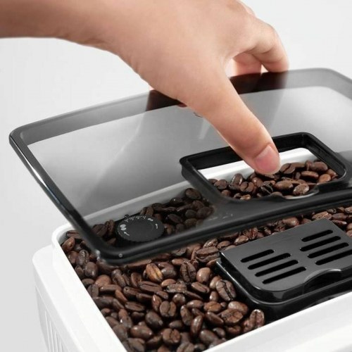 DeLonghi Magnifica S superautomatisk espressomaskine - 1.450 W, hvid