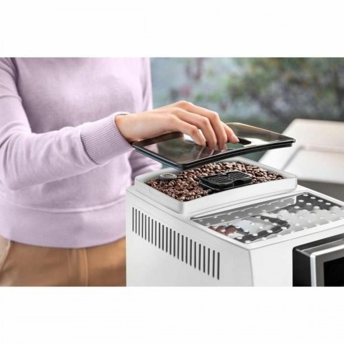 DeLonghi Magnifica S superautomatisk espressomaskine - 1.450 W, hvid