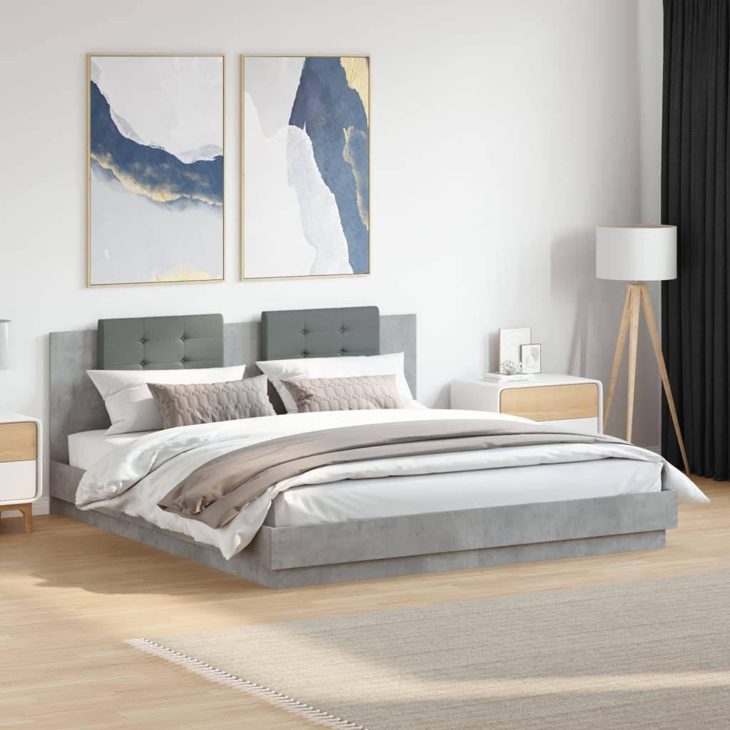 Sengeramme med sengegavl og LED-lys 180x200 cm betongrå billede