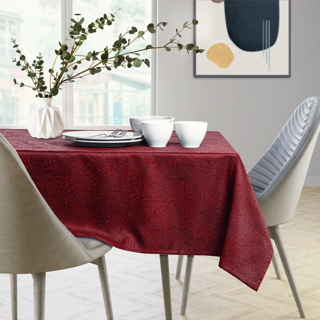 Dug AmeliaHome Gaia vinrød 40×40 cm - præget plantemønster billede
