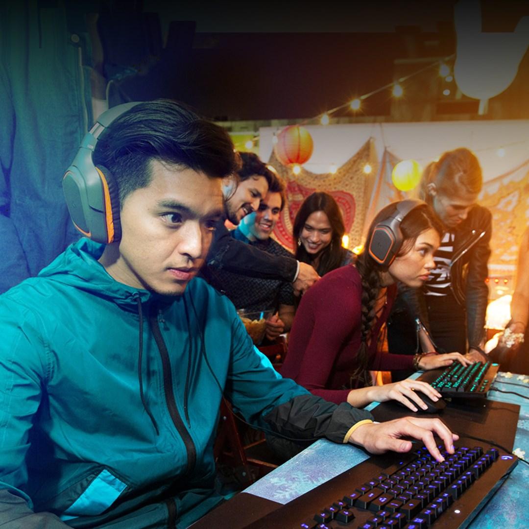 Logitech G213 Prodigy gamingtastatur i fuld størrelse med RGB LED, USB og håndledsstøtte