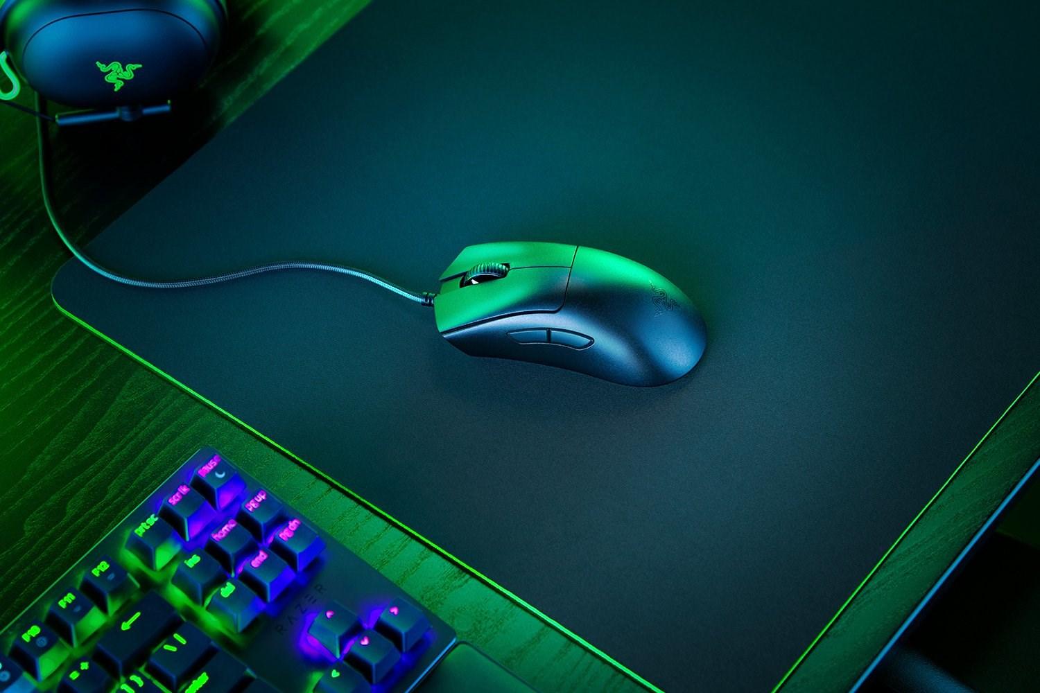 Gaming mus Razer DeathAdder V3 - højrehåndet, USB Type‑A, optisk 30.000 DPI