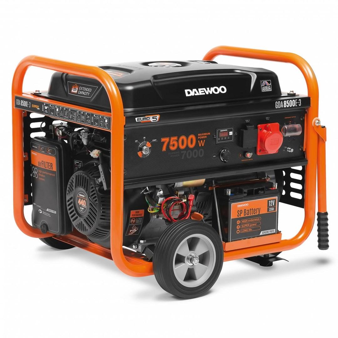 Benzin generator 7.0 kW 380 V - Daewoo GDA 8500E-3 billede