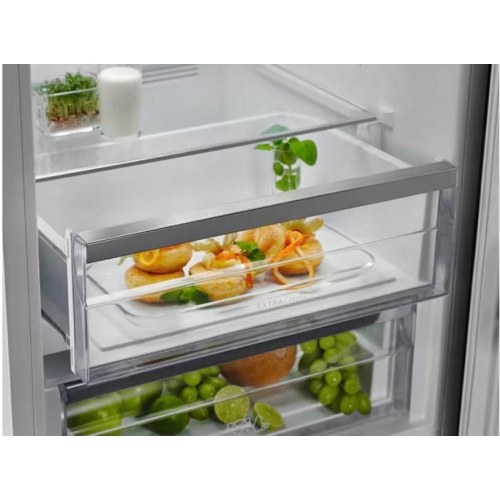 Fritstående kølefryseskab Electrolux LNT7ME36K2, 366 l, sort