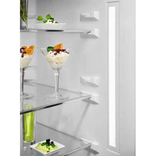 Fritstående kølefryseskab Electrolux LNT7ME36K2, 366 l, sort