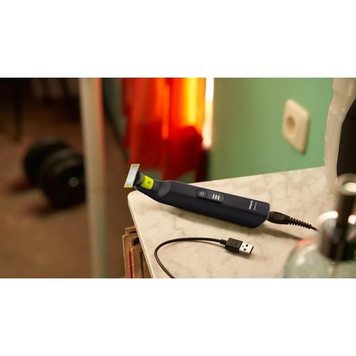 Barbertrimmer Philips OneBlade Pro 360 QP6542/15 til ansigt og krop