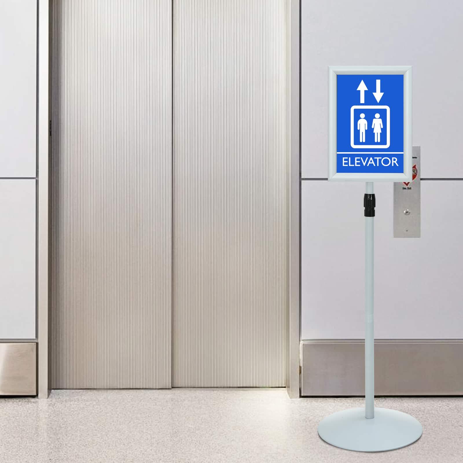 Pedestal Plakatstand Sølv 33 x 33 x 123 cm PVC og Stål billede