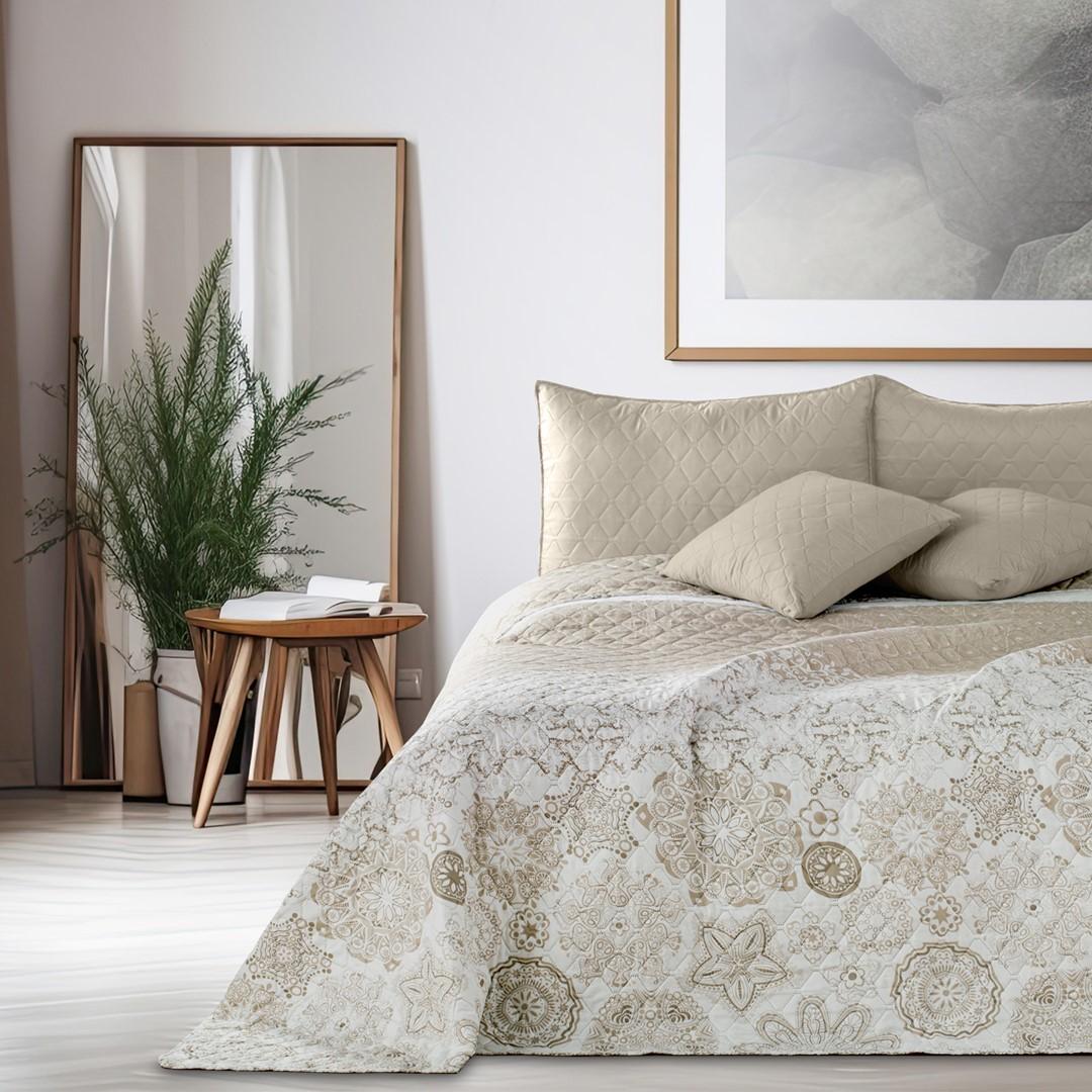 DecoKing Alhambra sengetæppe - beige mikrofiber 200 × 220 billede