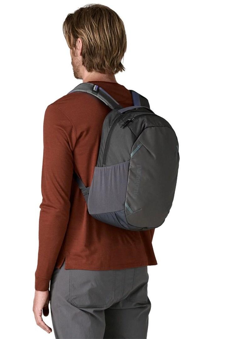 Patagonia Atom Day Pack 24 l - Smolder Blue vandrerygsæk billede