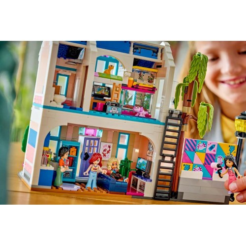 LEGO Friends 42687 Lianns familievilla – byggesæt til børn 7+ (946 dele)