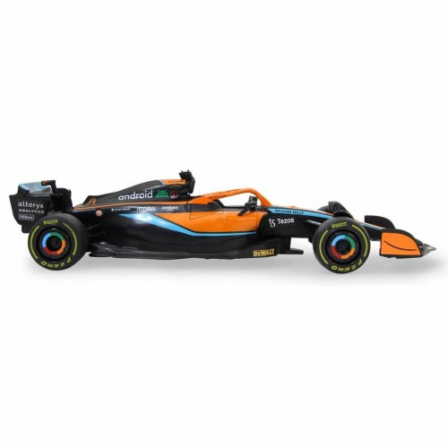 Fjernstyret sportsbil i skala 1:18 - elektrisk motor, 10 km/t (orange/sort)