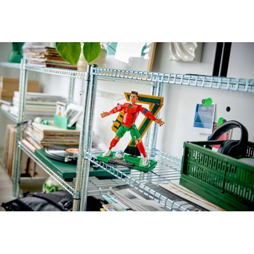 LEGO Editions 43016 Cristiano Ronaldo - Football Legend byggesæt (12+)