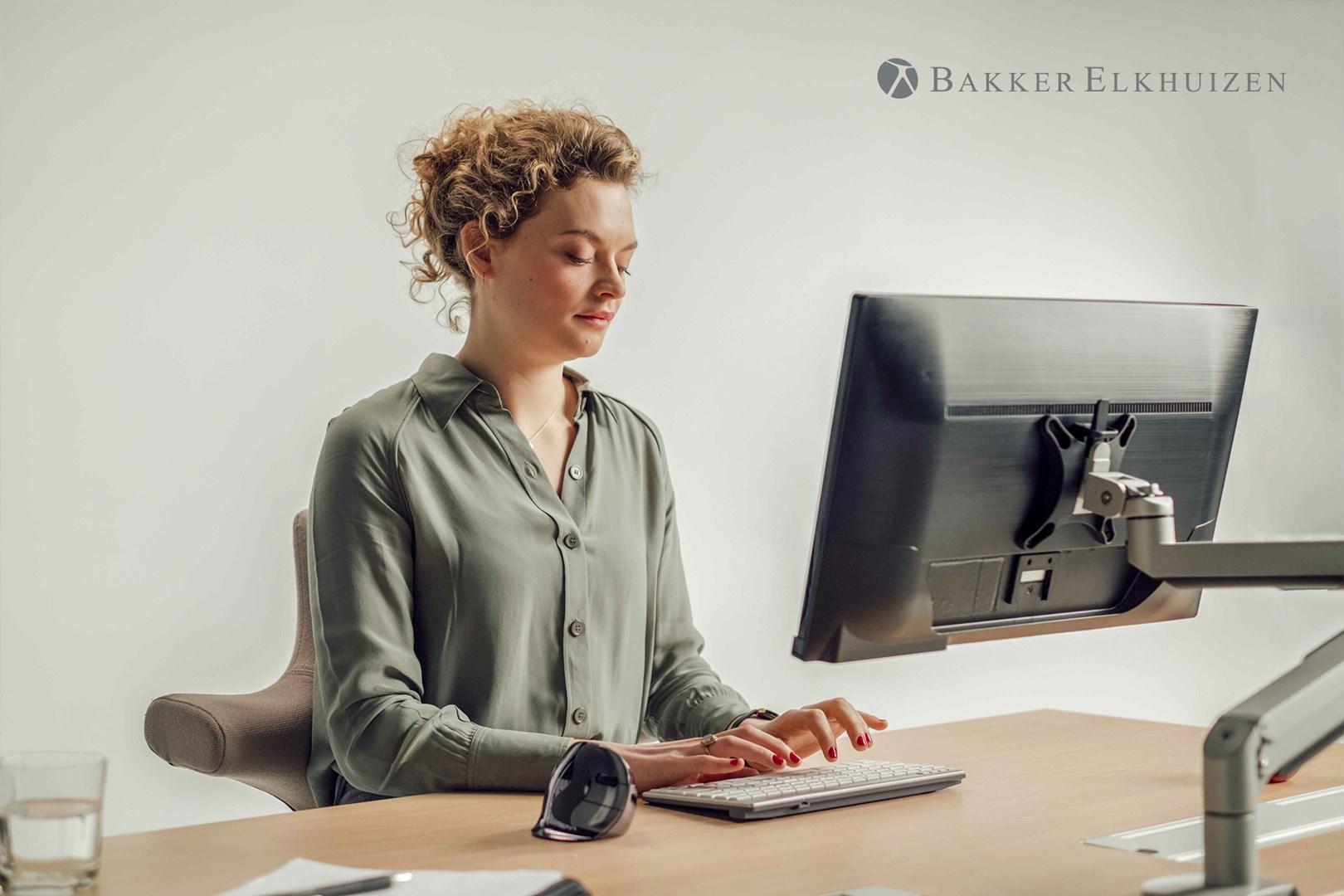 BakkerElkhuizen Evoluent D Large trådløs ergonomisk mus - højrehånd, sort