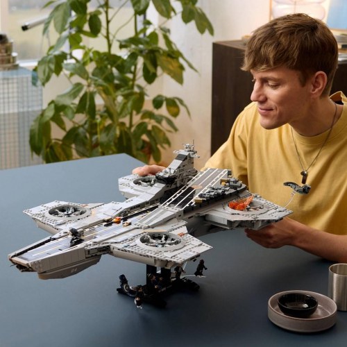 LEGO Marvel 76354 S.H.I.E.L.D. Helicarrier - samlesæt til voksne (18+)