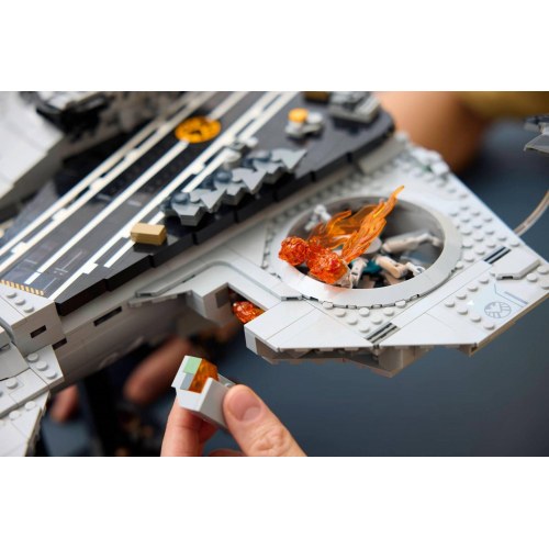 LEGO Marvel 76354 S.H.I.E.L.D. Helicarrier - samlesæt til voksne (18+)