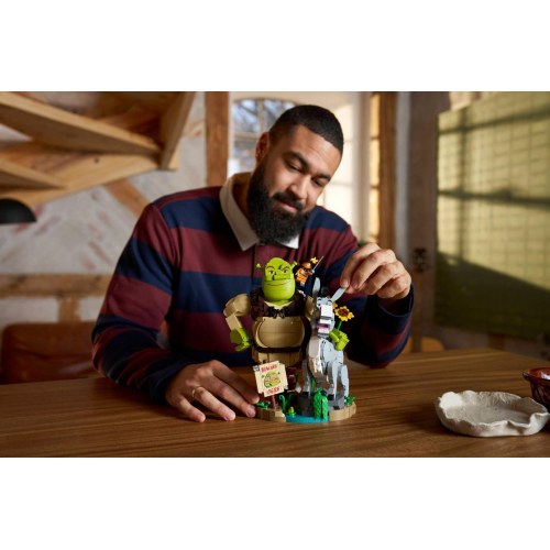LEGO Icons 72423 Shrek, Æsel og Den Bestøvlede Kat - udstillingsmodel til voksne