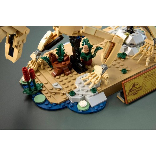 LEGO Jurassic World 77985 Dinosauriefossiler: Triceratops - byggesæt til voksne (18+)