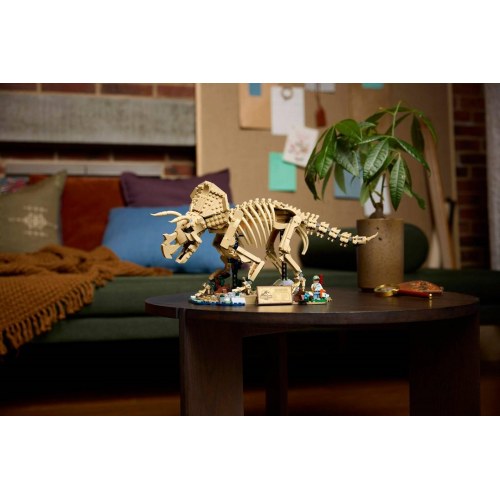 LEGO Jurassic World 77985 Dinosauriefossiler: Triceratops - byggesæt til voksne (18+)