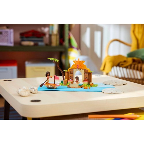 LEGO Disney 43282 Landsbyhus og båd - 4+ byggesæt