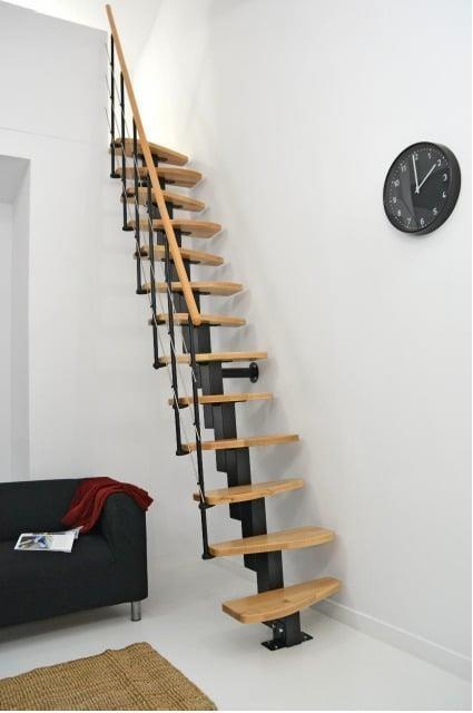 Trappe QUATRO i bøg - sort, 13 trin, højde 247-320 cm