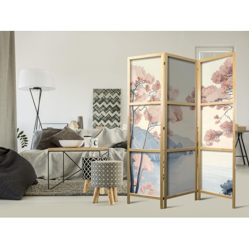 Japansk skærmvæg med landskab og hav - klipper og træer i sarte rosa nuancer, 135 x 172 cm