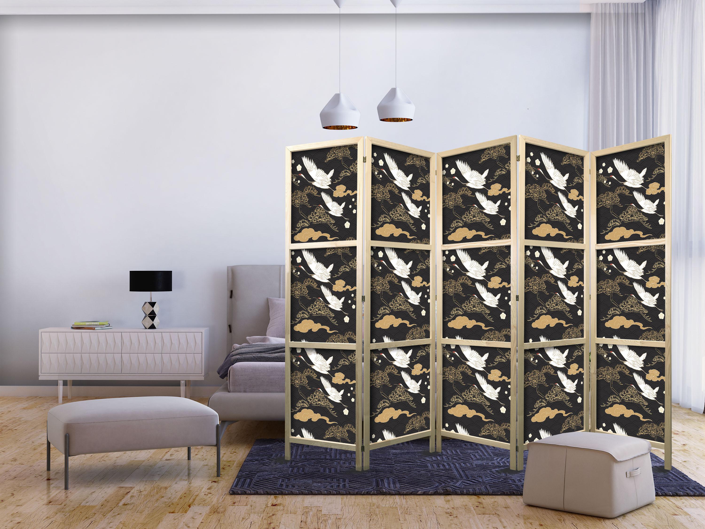 Japansk skærmvæg med flyvende traner på mørk baggrund - 225 x 172 cm billede