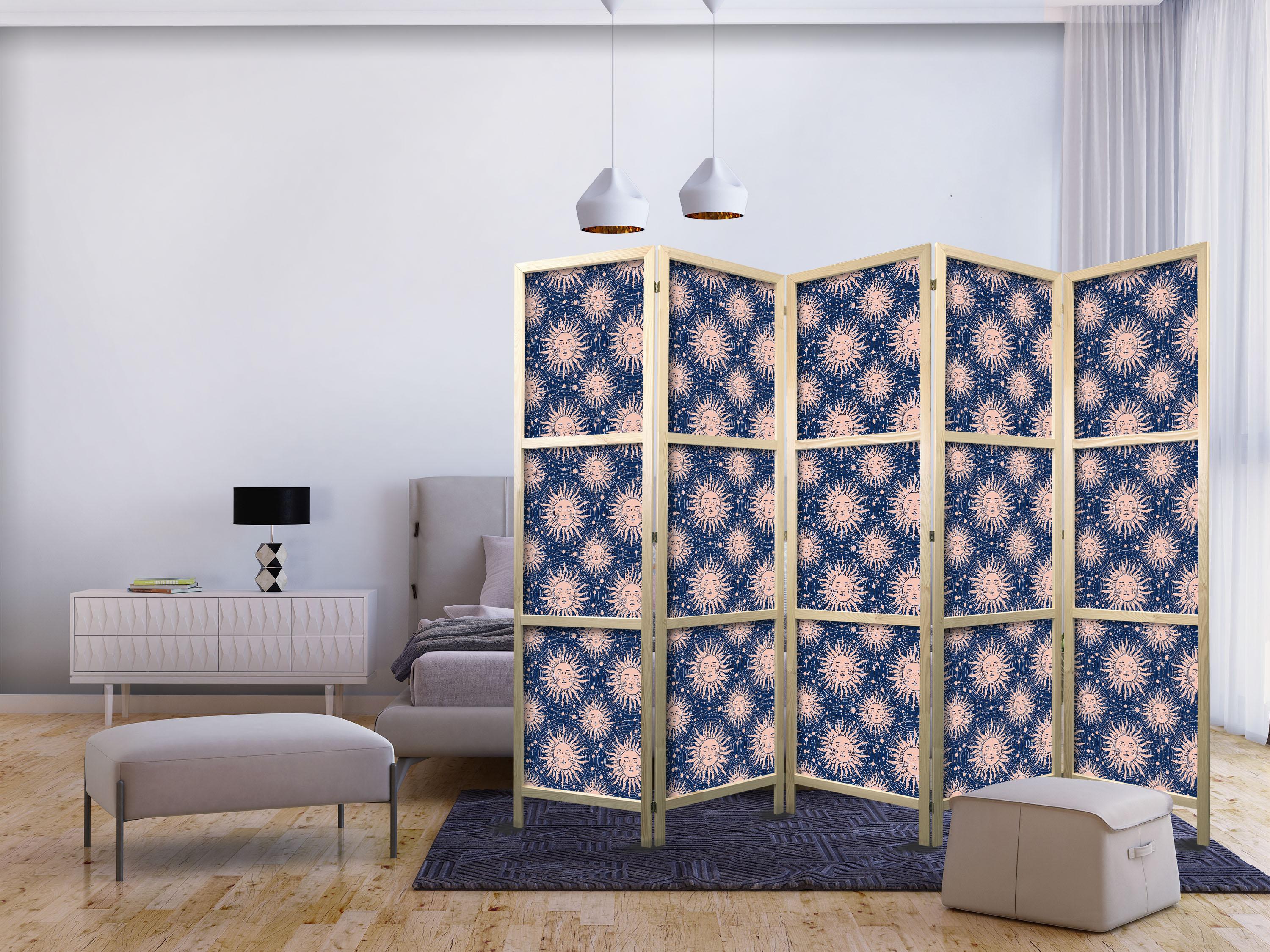 Japansk skærmvæg 5 paneler Sunny Patterns - solmotiv på marineblå baggrund 225 x 172 cm billede
