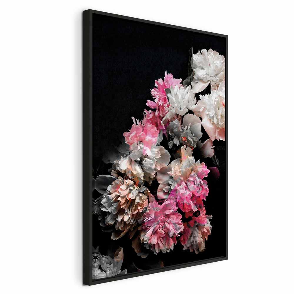 Lærredsbillede Pæoncharme - farverig blomsterbuket på sort baggrund - 40 x 60 cm - I en sort træramme billede