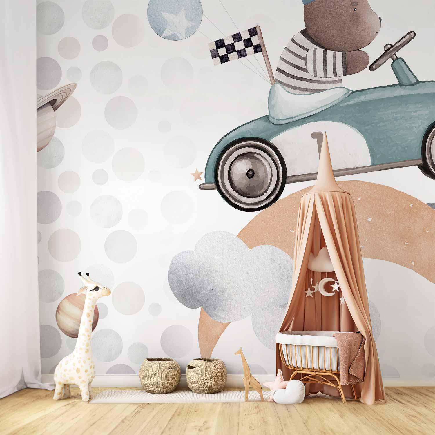 Fototapet til børn - Bamse i racerbil - 200 x 140 cm - Standard