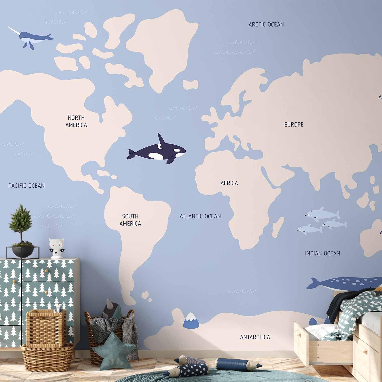 Fototapet Pastelplanet - verdenskort med dyr til børneværelse - 350 x 256 cm - Premium billede