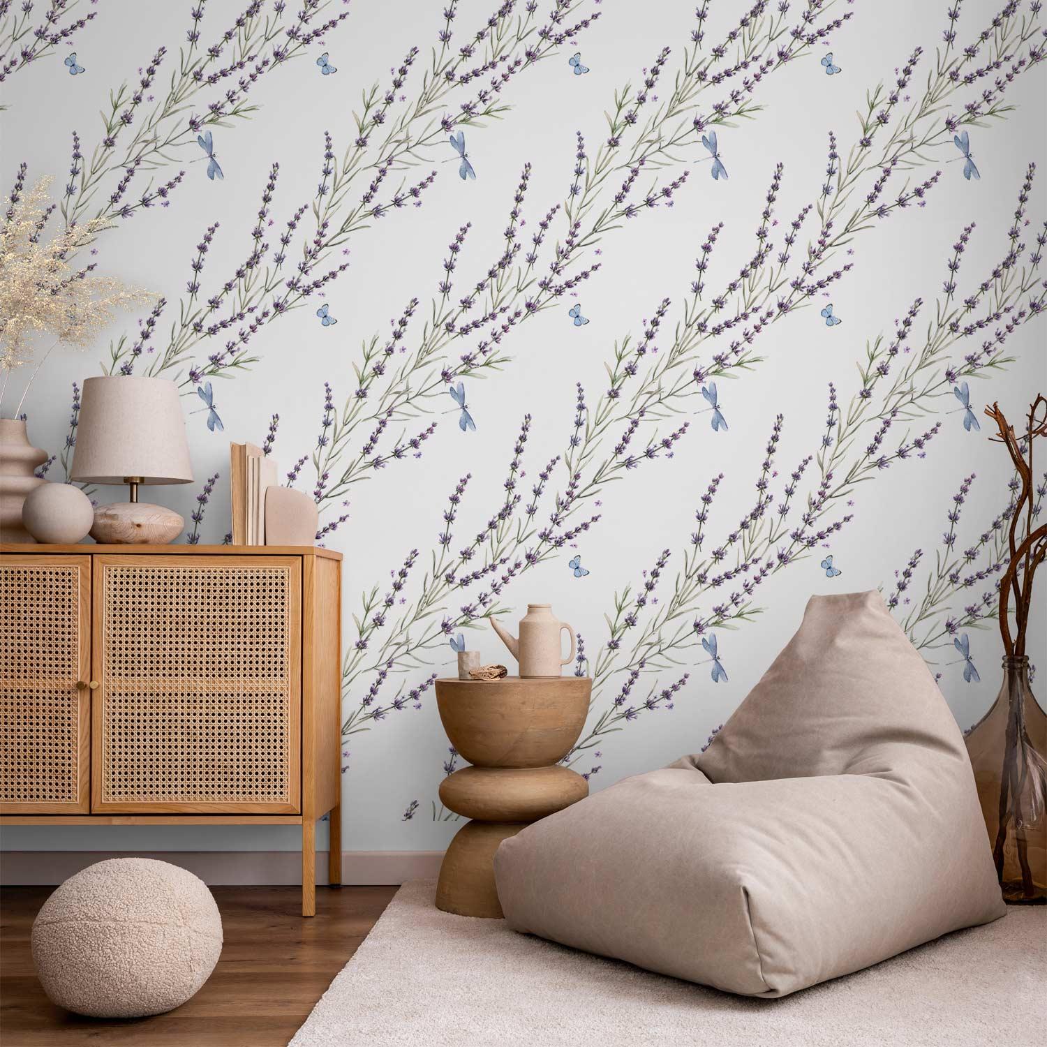 Tapet med lavendel og sommerfugle - fototapet til væg i Standard, Premium, Selvklæbende eller Vandtæt - 50 x 1000 cm - Standard
