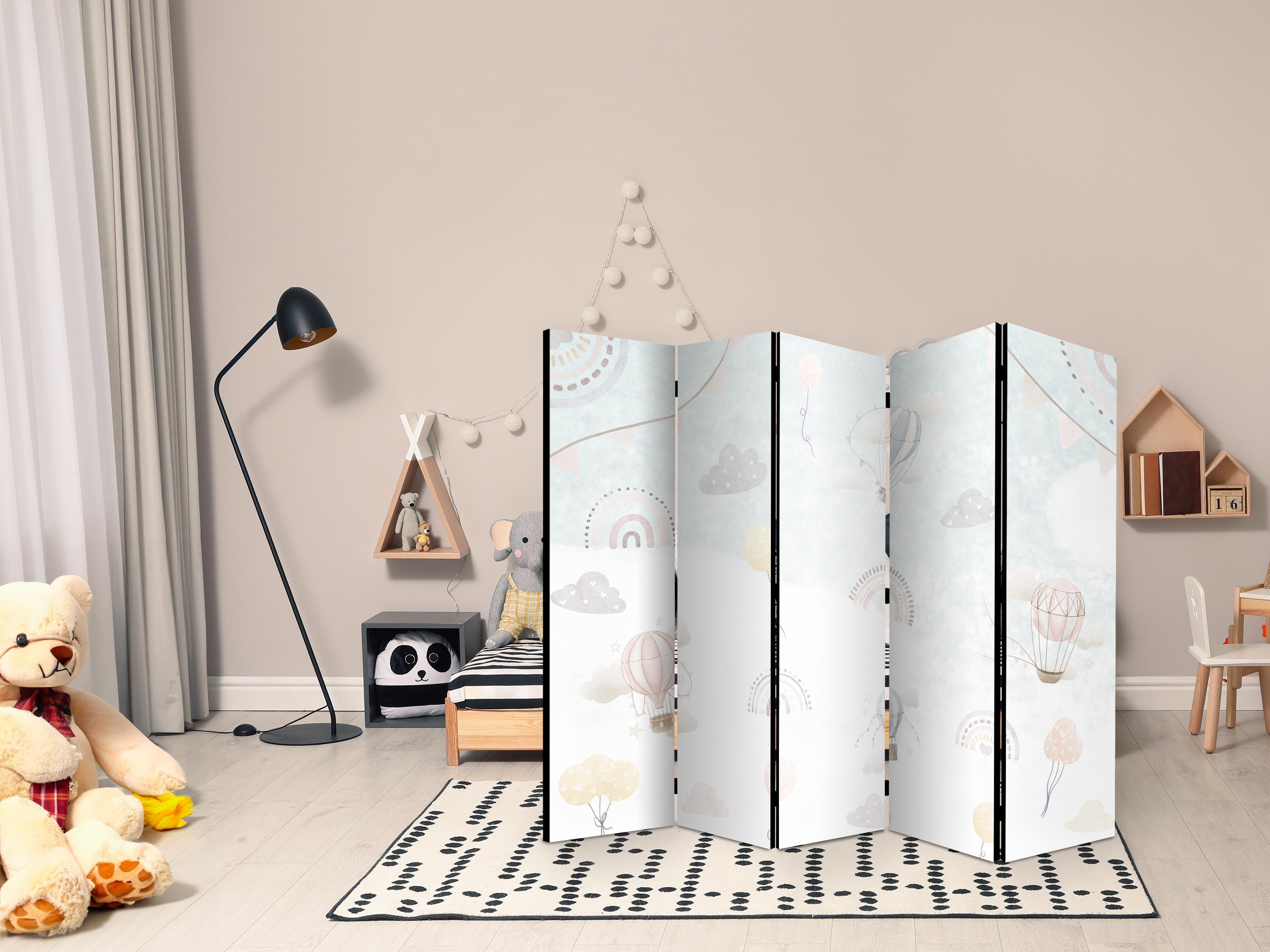 5-panels rumdeler til børn - Balloner i pastelfarver blandt regnbuer og stjerner - 225 x 172 cm - Dobbeltsiddet billede