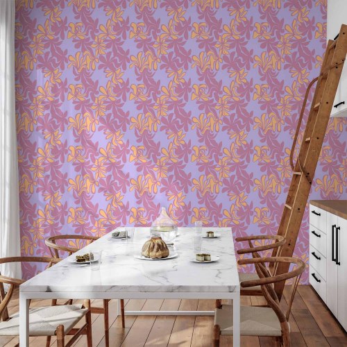Tapet Exotic - tofarvede blomster i lilla og orange på blå baggrund