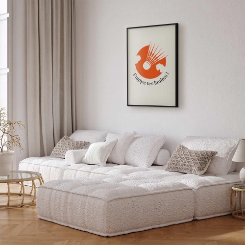 Abstrakt plakat med fjerbold mod den orange sol