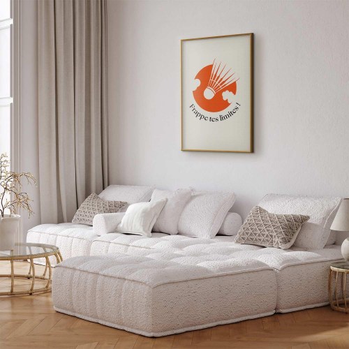 Abstrakt plakat med fjerbold mod den orange sol