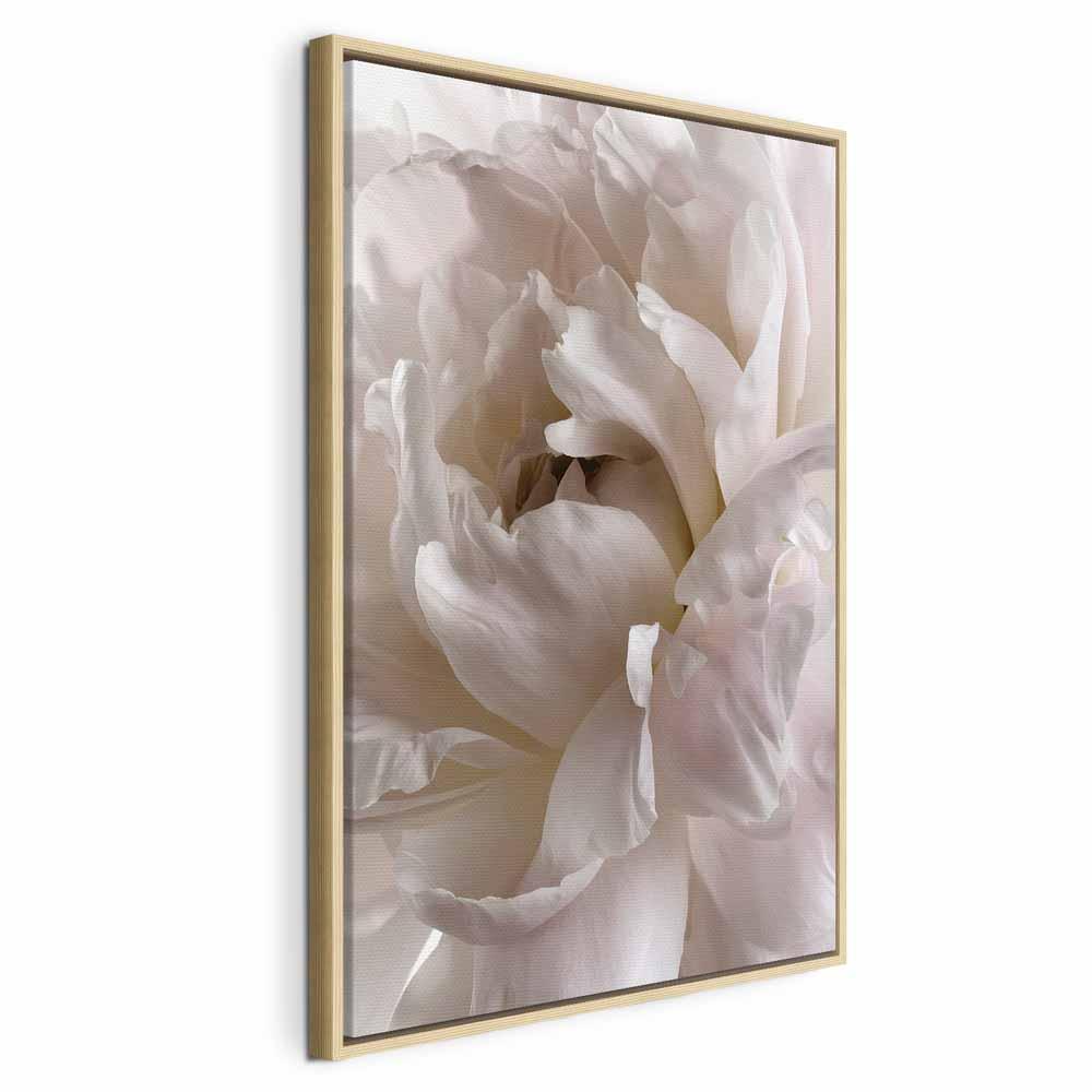 Lærredsbillede Fluffy Distraktion - lodret blomsterbillede - 80 x 120 cm - I en naturlig træramme