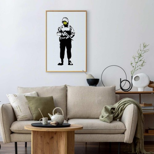 Gadekunst plakat - Smilende politibetjent