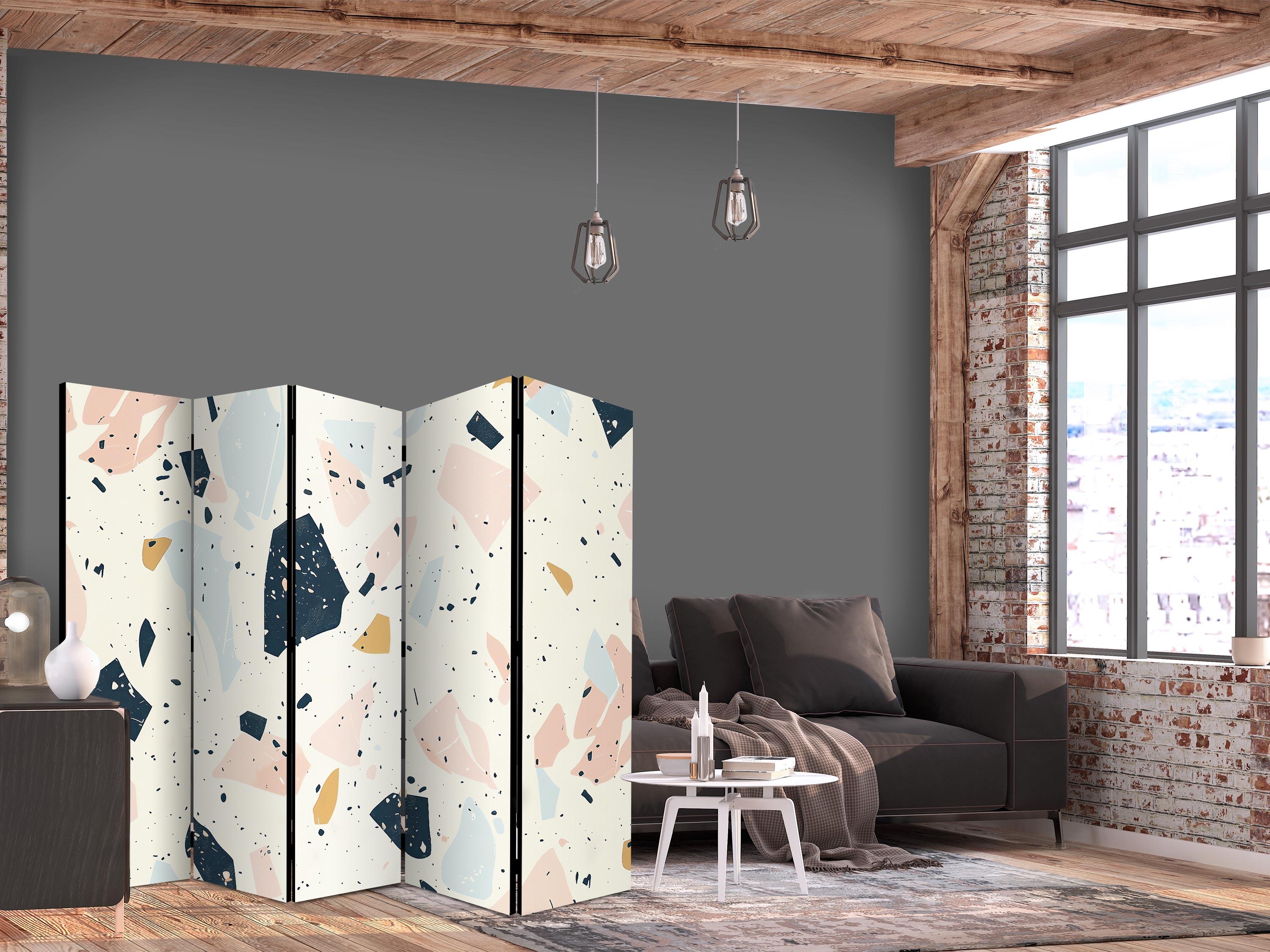 Skærmvæg med terrazzo-motiv i afdæmpede farver - 5-panels rumdeler