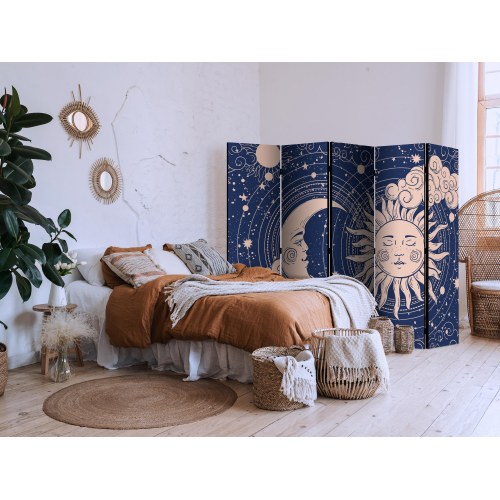 Skærmvæg Cosmic Harmony 225 x 172 cm - 5-panel rumdeler med sol og måne