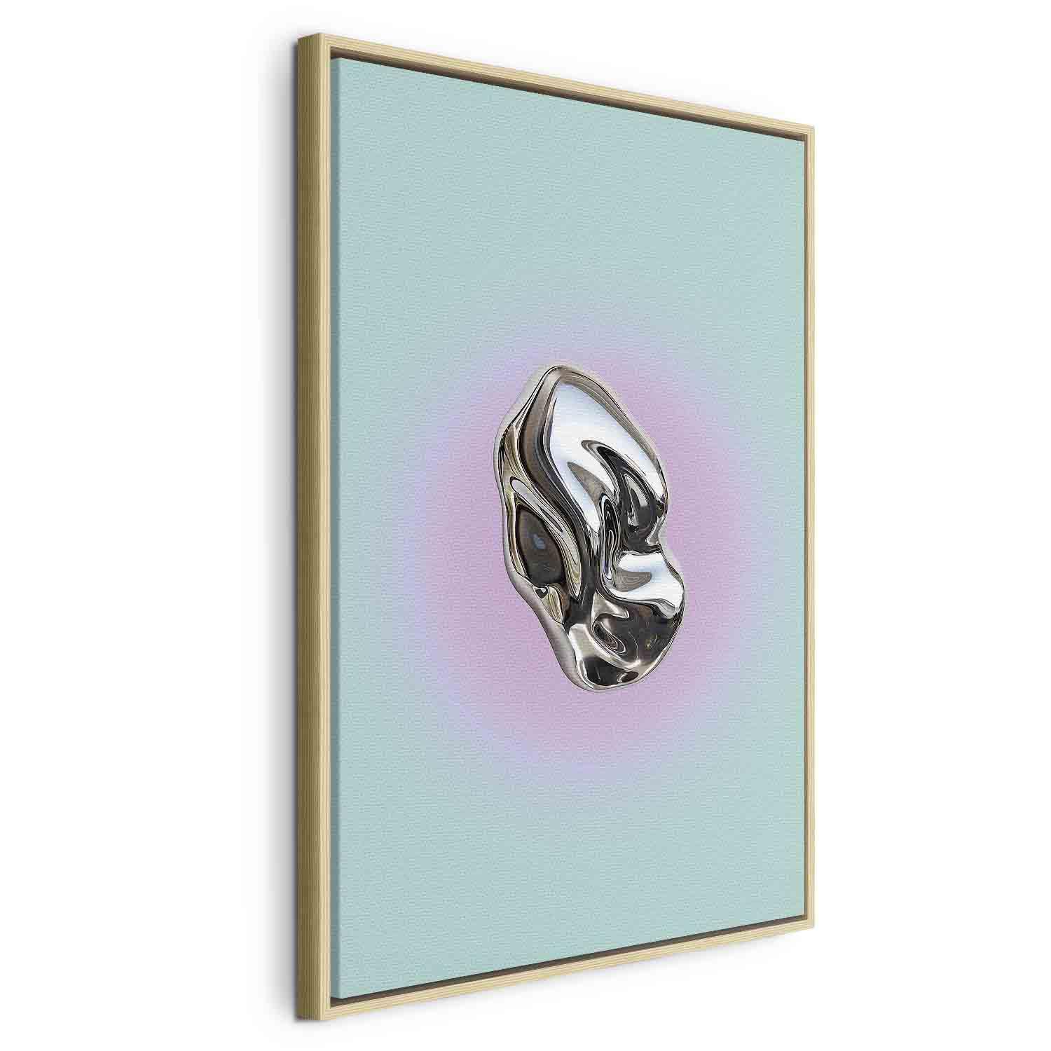 Abstrakt lærredsbillede med metallisk form på mintgrøn baggrund med lilla glorie - 60 x 90 cm - I en naturlig træramme