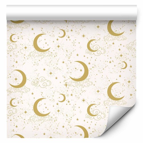 Tapet Moonlit Nights med måner og skyer i varme toner