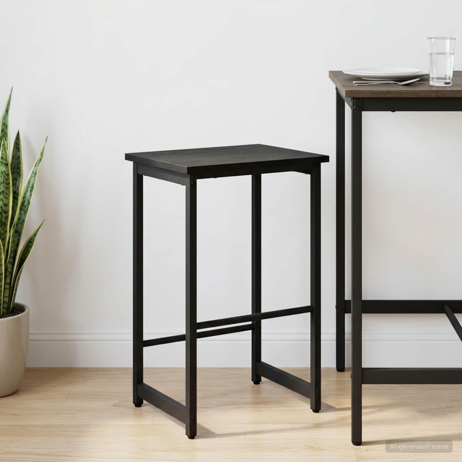 Barstol i sort eg 40 x 32 x 74 cm med fodstøtte