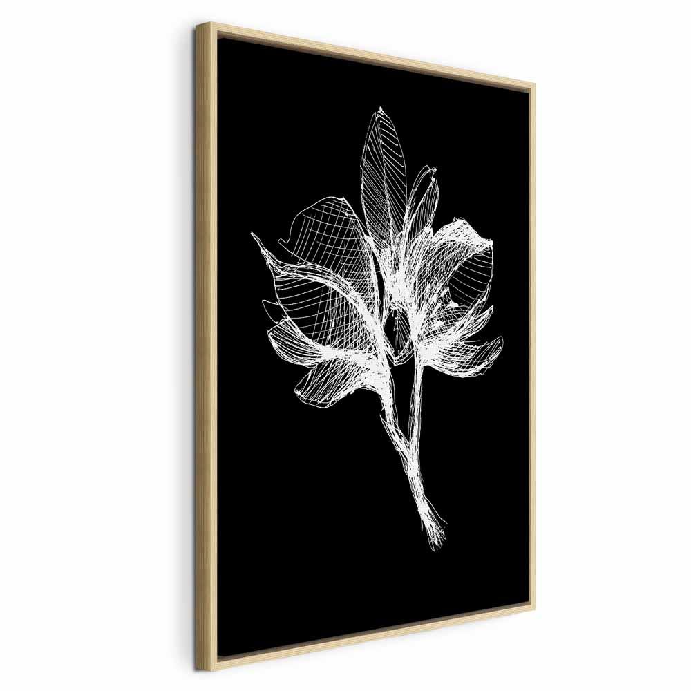 Lærredsbillede Night Flower lodret blomstermotiv - 60 x 90 cm - I en naturlig træramme