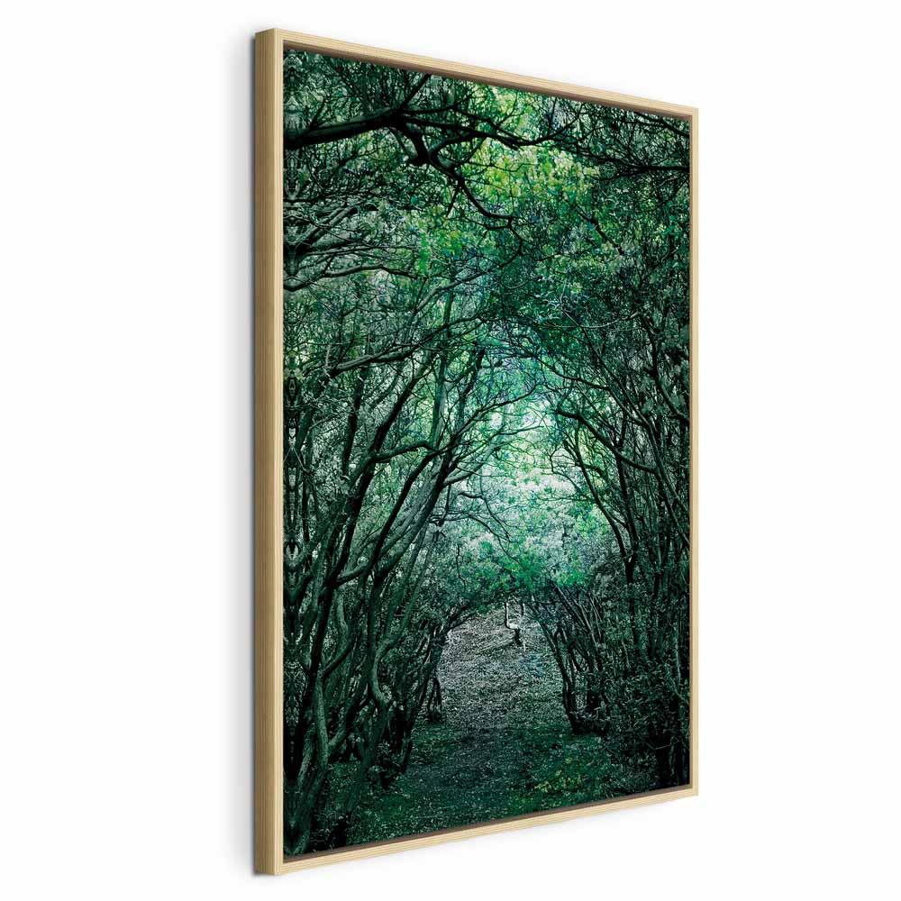 Lærredsbillede Green Pergola lodret vægdekoration - 40 x 60 cm - I en naturlig træramme