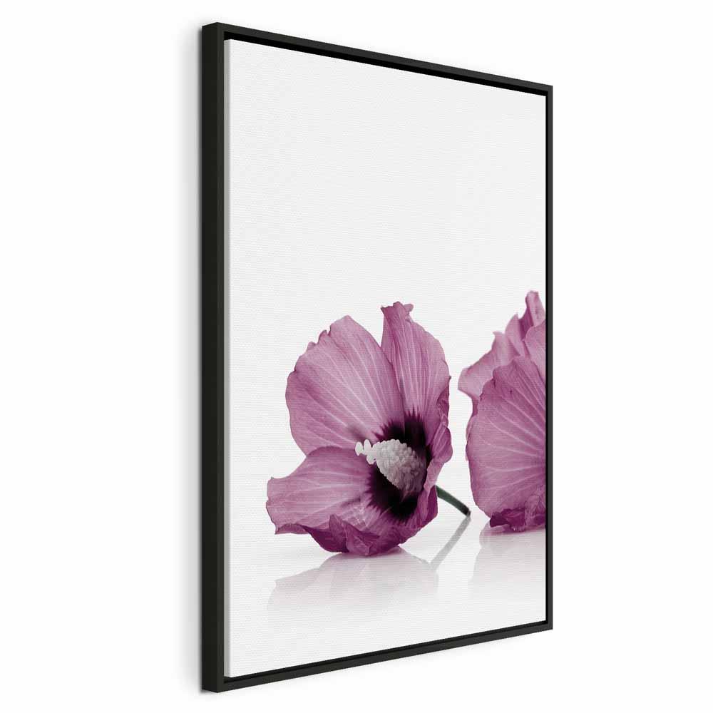 Billede på lærred Tæt på hinanden - lodret vægbillede med blomstermotiv i 1 del - 40 x 60 cm - I en sort træramme