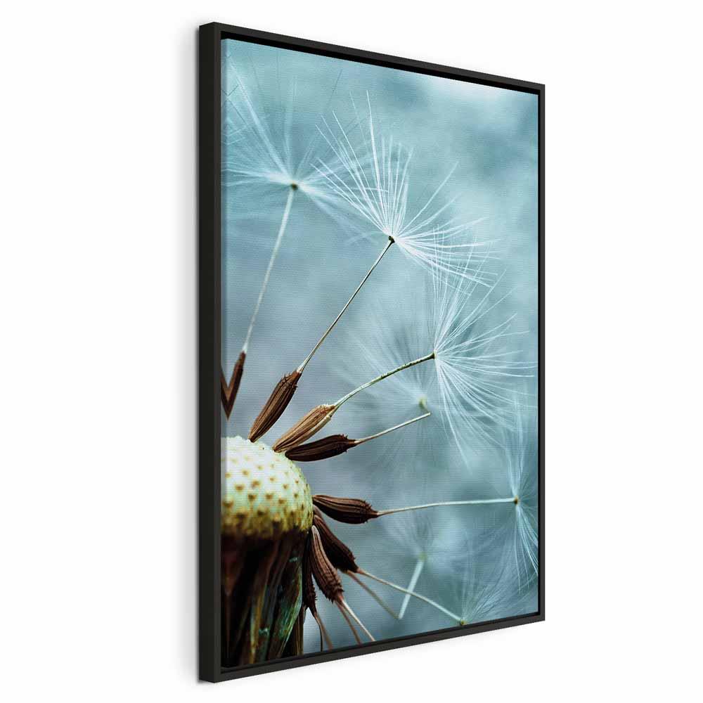 Billede på lærred - Elevation of Space, lodret 1-delt vægdekoration med mælkebøttemotiv - 40 x 60 cm - I en sort træramme