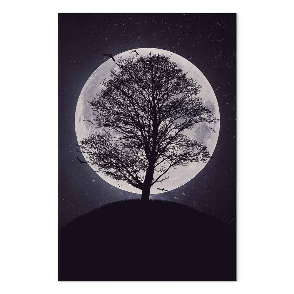 Lærredsbillede Lone Tree lodret - vægdekoration med træ, måne og fugle i natlandskab - 40 x 60 cm - Premium Print