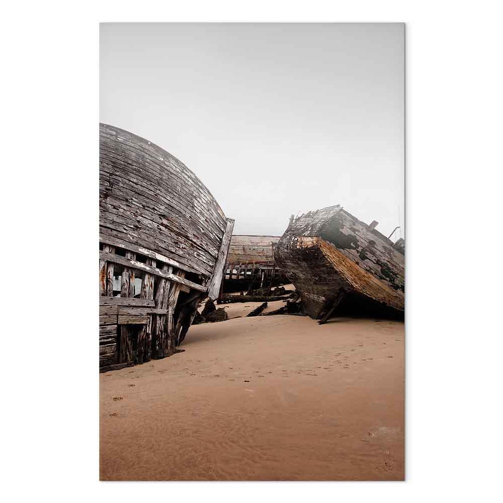Lærredsbillede Forladte Kuttere lodret - 40 x 60 cm - Premium Print